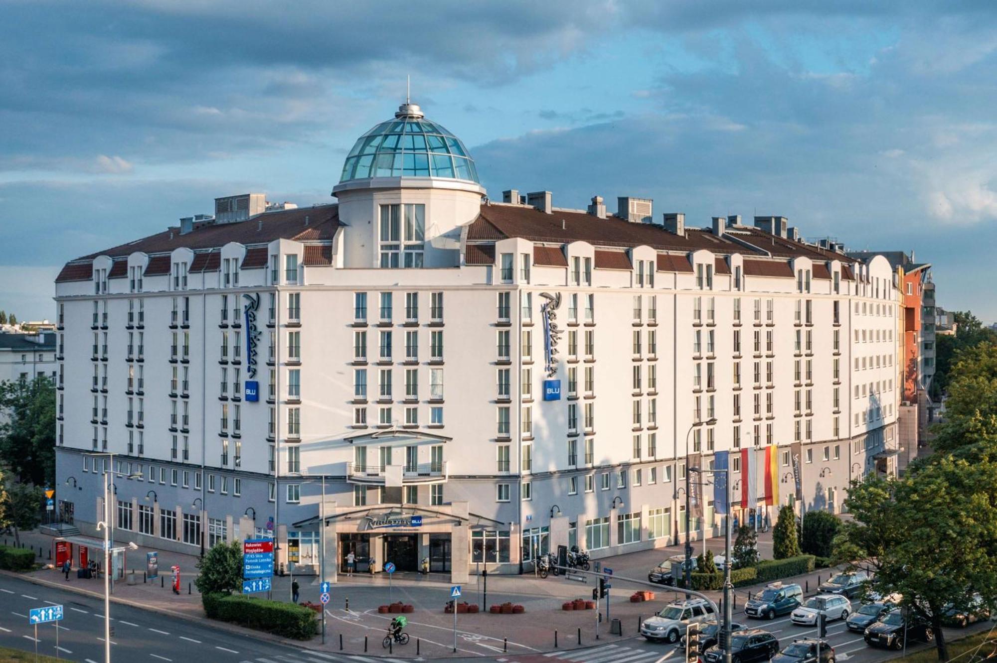 Radisson Blu Sobieski Hotel Warschau Buitenkant foto The hotel in 2019